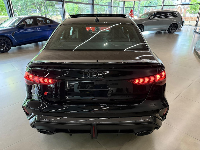 Foto do veículo AUDI RS3  SEDAN TRACK 2.5 TFSI QUATTRO S-TRONIC 2026 315 KM 599.000,00