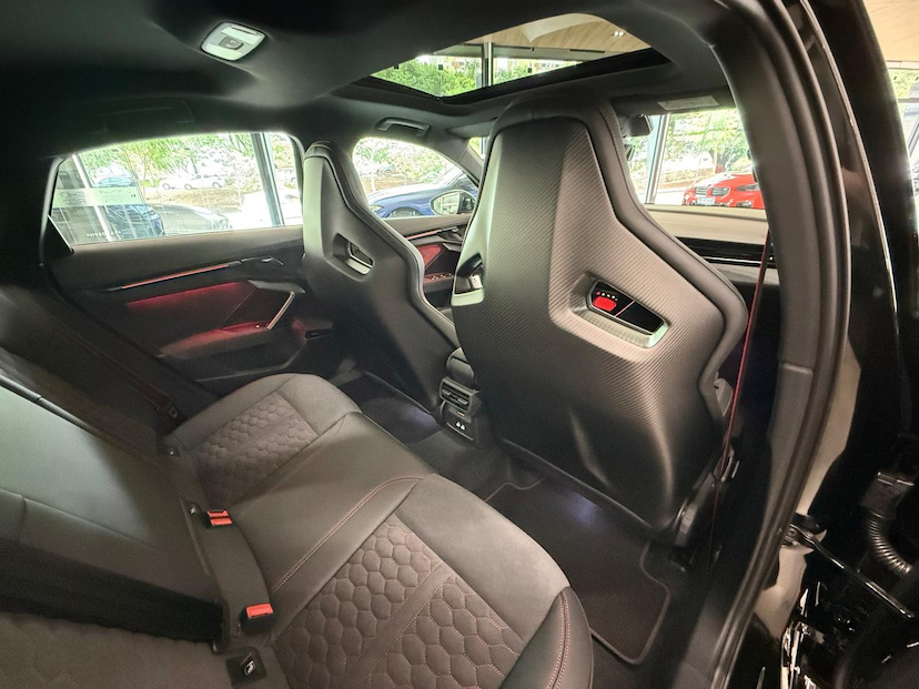 Foto do veículo AUDI RS3  SEDAN TRACK 2.5 TFSI QUATTRO S-TRONIC 2026 315 KM 599.000,00