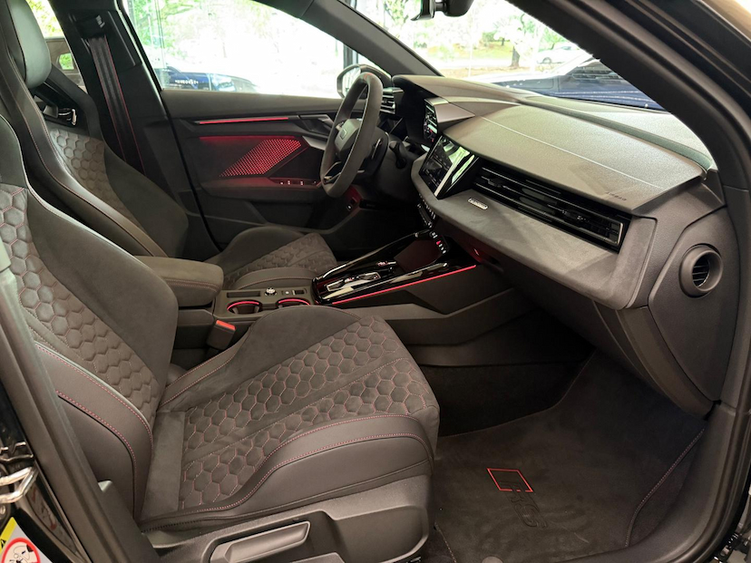 Foto do veículo AUDI RS3  SEDAN TRACK 2.5 TFSI QUATTRO S-TRONIC 2026 315 KM 599.000,00