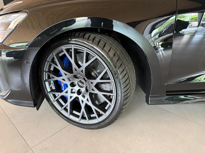 Foto do veículo AUDI RS3  SEDAN TRACK 2.5 TFSI QUATTRO S-TRONIC 2026 315 KM 599.000,00