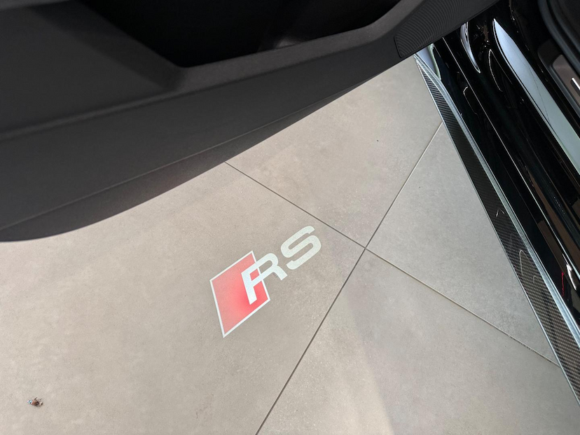 Foto do veículo AUDI RS3  SEDAN TRACK 2.5 TFSI QUATTRO S-TRONIC 2026 315 KM 599.000,00