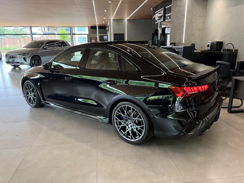 Foto do veículo AUDI RS3  SEDAN TRACK 2.5 TFSI QUATTRO S-TRONIC 2026 315 KM 599.000,00