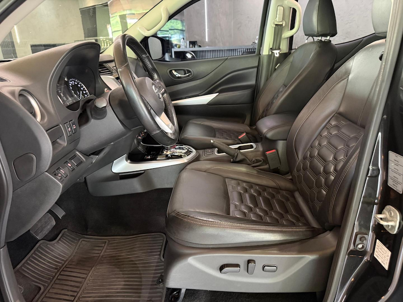 Foto do veículo NISSAN FRONTIER  PLT 2023 71.150 KM 180.000,00