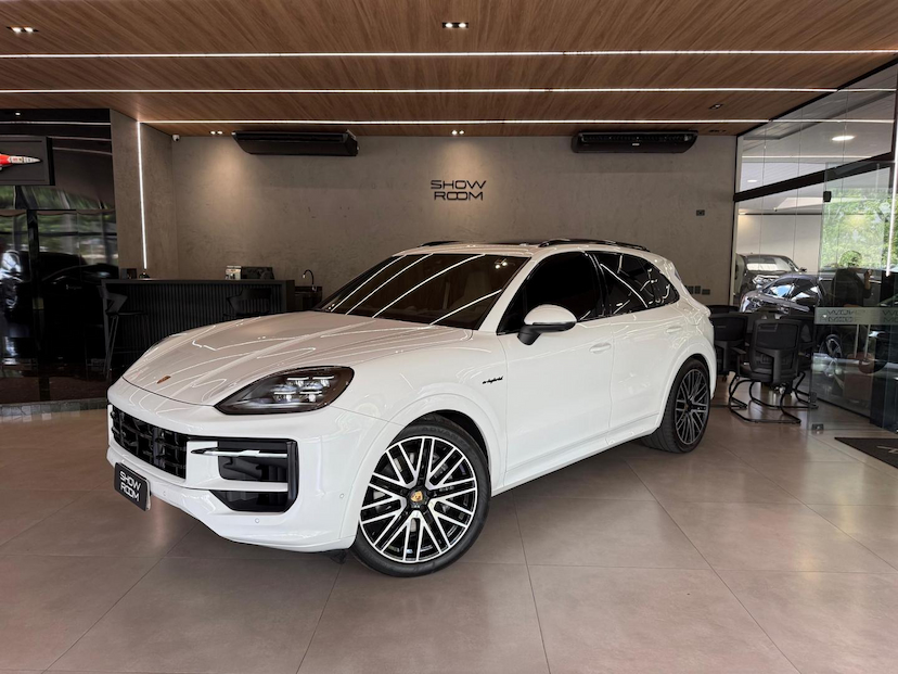 Foto do veículo PORSCHE CAYENNE  PHEV 2024 26.084 KM 799.000,00
