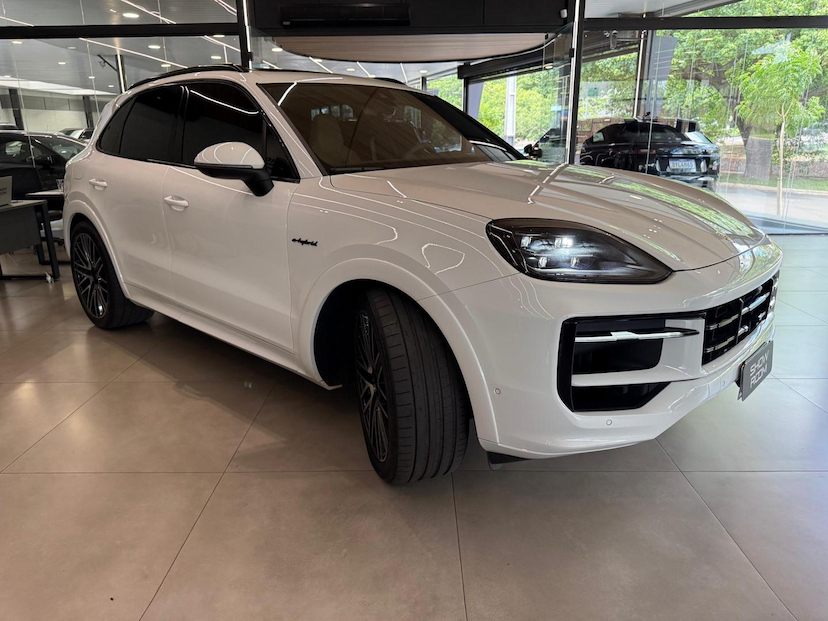 Foto do veículo PORSCHE CAYENNE  PHEV 2024 26.084 KM 799.000,00