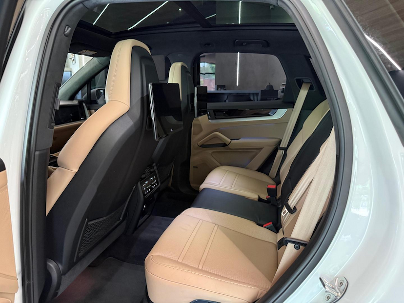 Foto do veículo PORSCHE CAYENNE  PHEV 2024 26.084 KM 799.000,00
