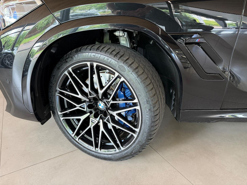Foto do veículo BMW X6  M COMPETITION 2022 7.070 KM 699.000,00