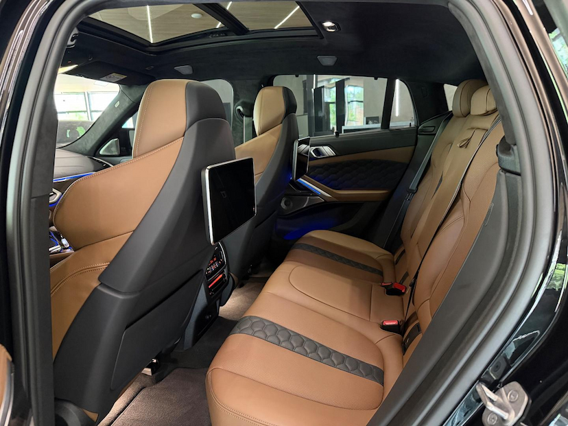 Foto do veículo BMW X6  M COMPETITION 2022 7.070 KM 699.000,00