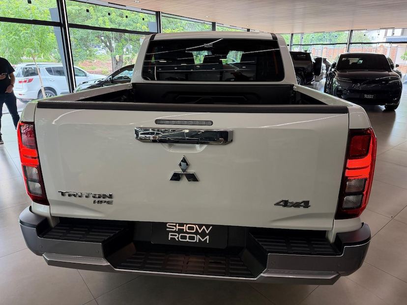 Foto do veículo MITSUBISHI TRITON  HPE 2.4 4X4 TB DIESEL AUT 2026 9.200 KM 275.000,00