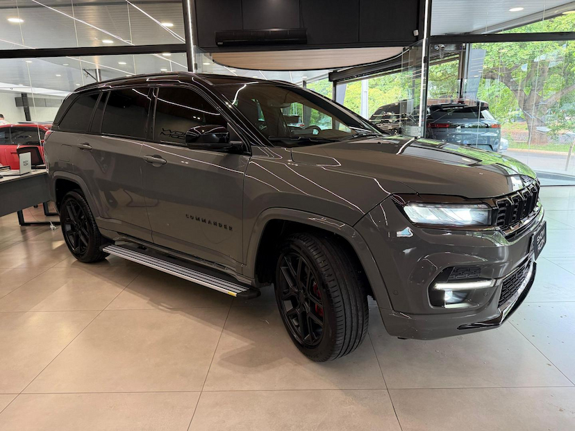 Foto do veículo JEEP COMMANDER COMMANDER BLACKHAWK 2025 21.100 KM 219.000,00
