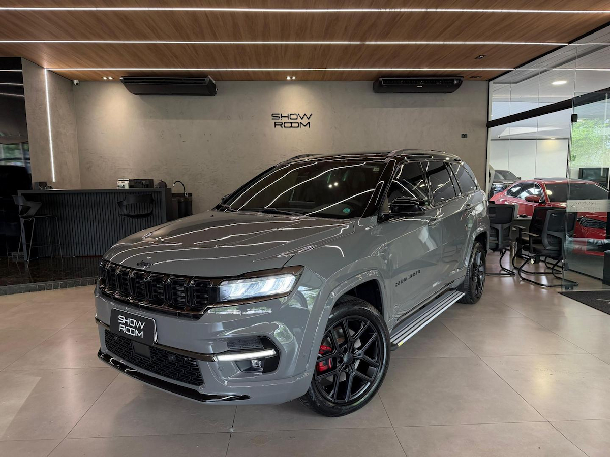 Foto do veículo JEEP COMMANDER COMMANDER BLACKHAWK 2024/2025 15.910 KM R$ 255.000,00