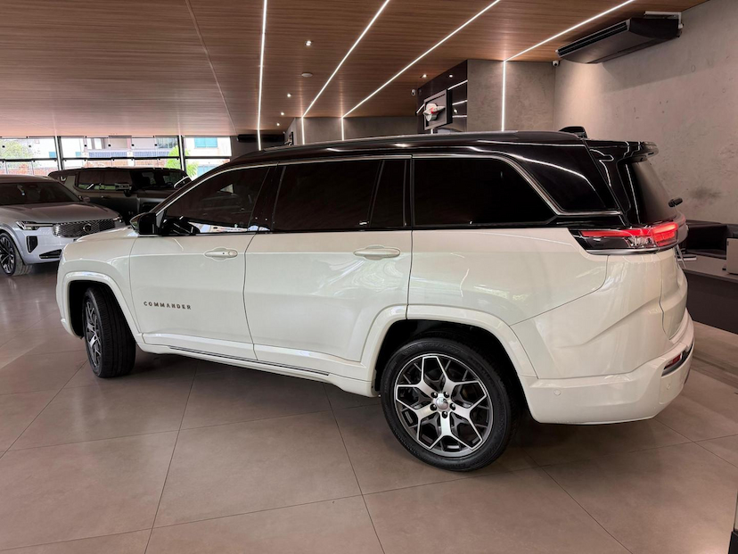 Foto do veículo JEEP COMMANDER  OVR T270 2022 39.318 KM 165.000,00