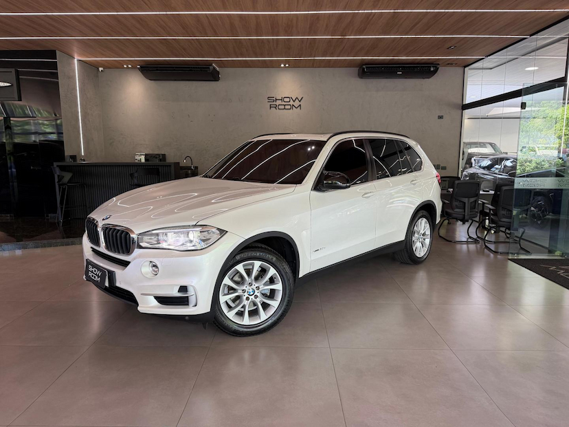 Foto do veículo BMW X5  XDRIVE30D 2015 120.860 KM 133.000,00