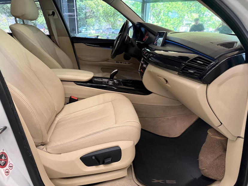Foto do veículo BMW X5  XDRIVE30D 2015 120.860 KM 133.000,00