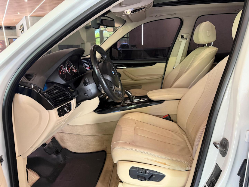 Foto do veículo BMW X5  XDRIVE30D 2015 120.860 KM 133.000,00