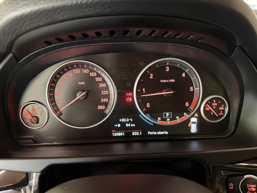 Foto do veículo BMW X5  XDRIVE30D 2015 120.860 KM 133.000,00