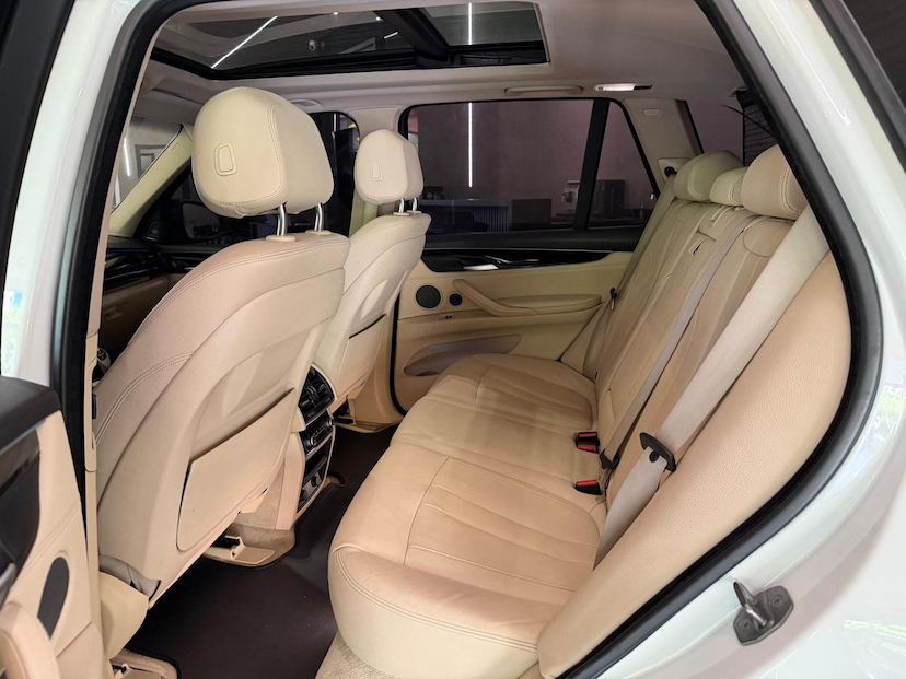 Foto do veículo BMW X5  XDRIVE30D 2015 120.860 KM 133.000,00