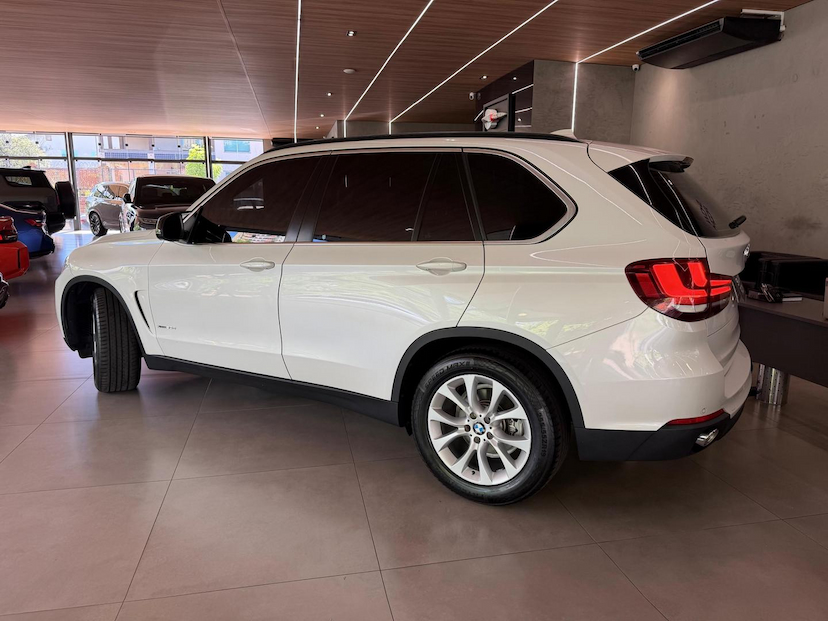 Foto do veículo BMW X5  XDRIVE30D 2015 120.860 KM 133.000,00