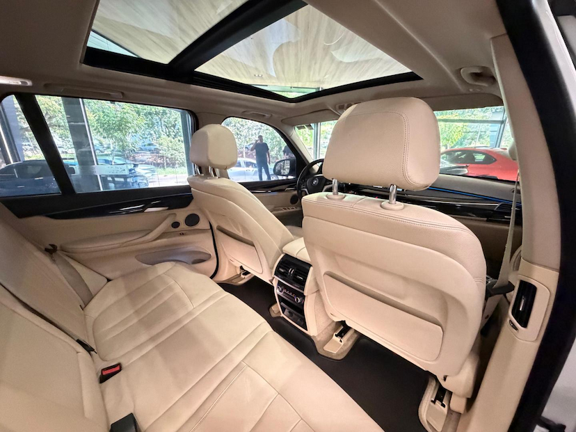 Foto do veículo BMW X5  XDRIVE30D 2015 120.860 KM 133.000,00