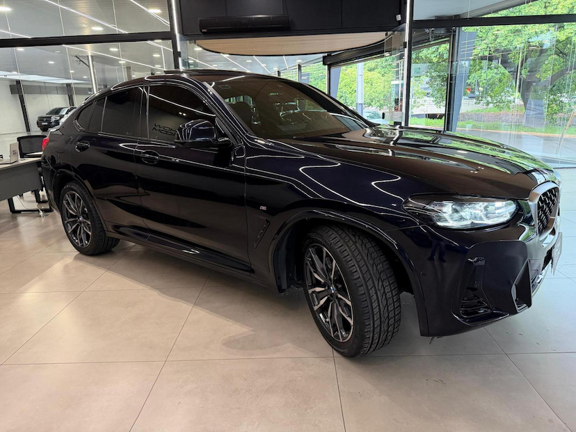 Foto do veículo BMW X4  XDRIVE 30I 2022 42.000 KM 319.000,00