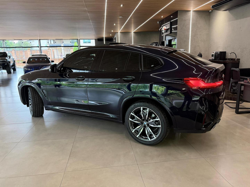 Foto do veículo BMW X4  XDRIVE 30I 2022 42.000 KM 319.000,00