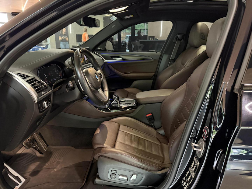 Foto do veículo BMW X4  XDRIVE 30I 2022 42.000 KM 319.000,00