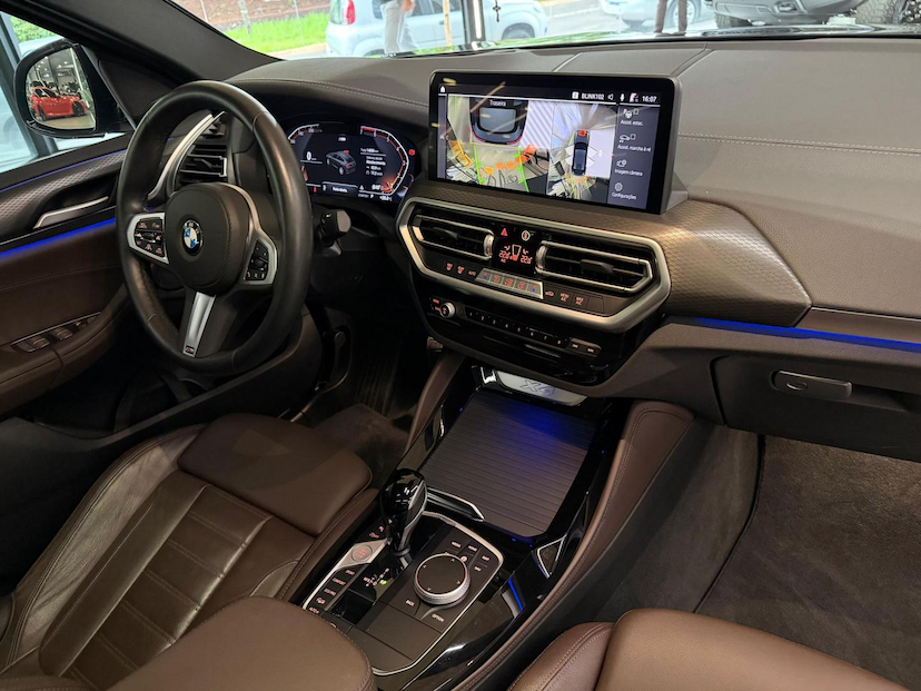 Foto do veículo BMW X4  XDRIVE30I 2025 18.200 KM 399.000,00