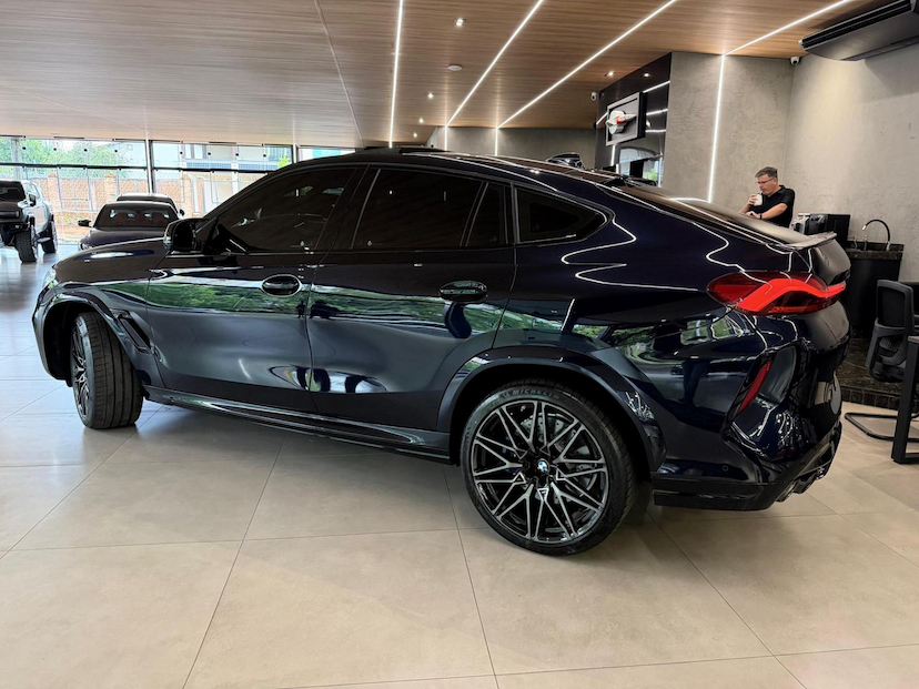 Foto do veículo BMW X6  M COMPETITION 2023 12.200 KM 749.000,00