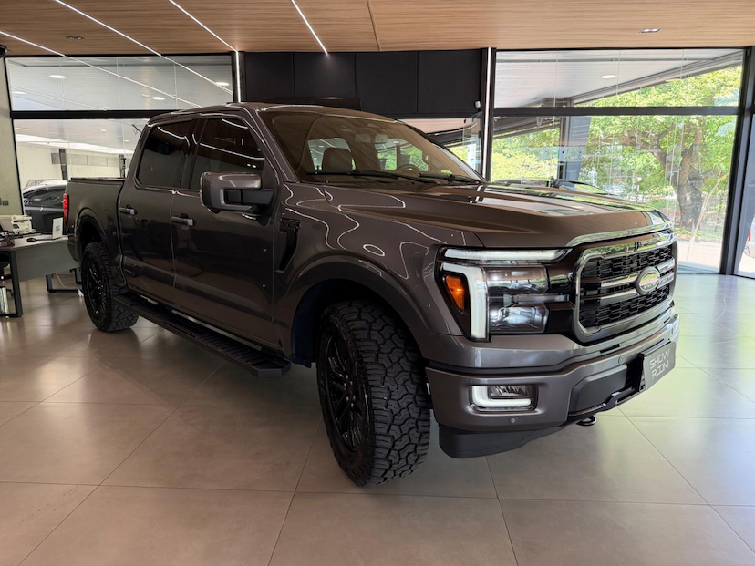 Foto do veículo FORD F-150  FX4 4X4 2024 25.694 KM 480.000,00