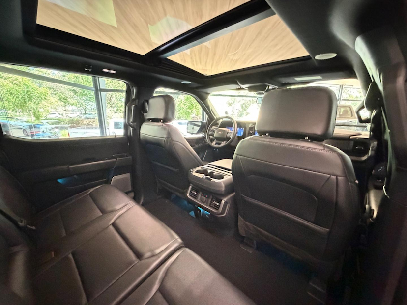 Foto do veículo FORD F-150  FX4 4X4 2024 25.694 KM 480.000,00