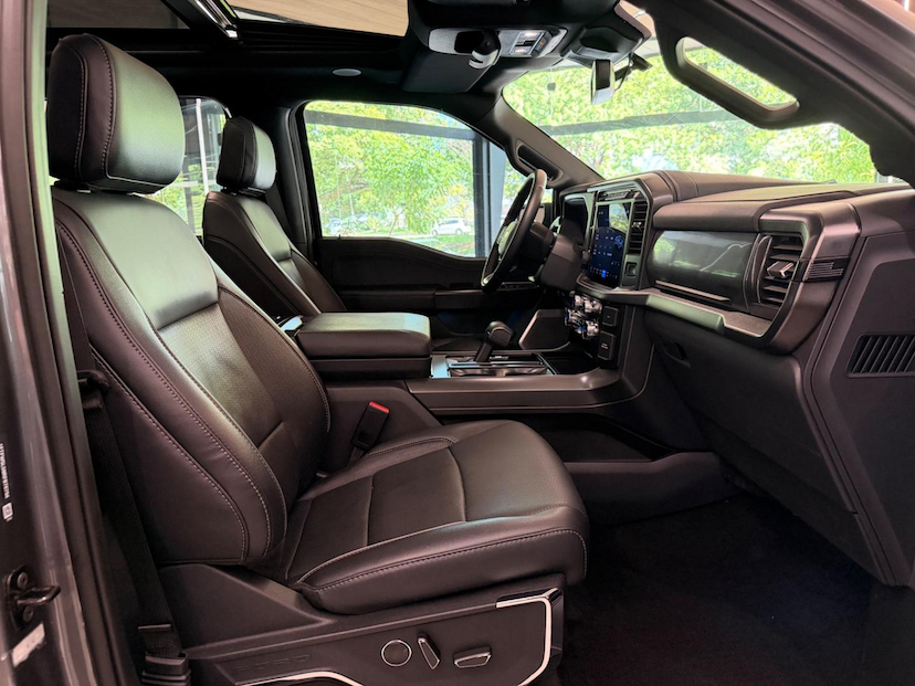 Foto do veículo FORD F-150  FX4 4X4 2024 25.694 KM 480.000,00