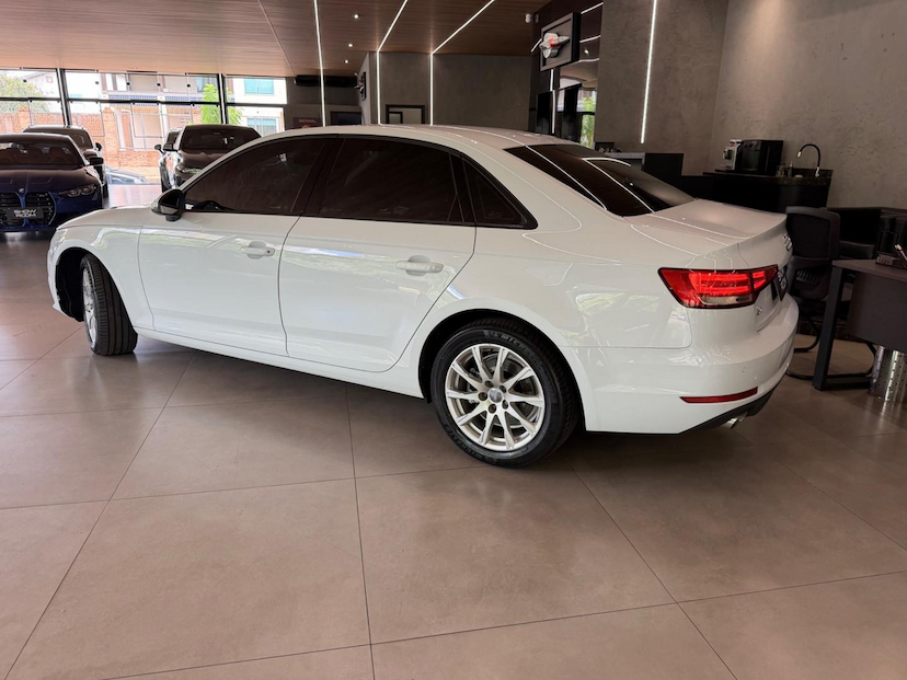Foto do veículo AUDI A4  2.0TFSI 2018 128.000 KM 89.000,00