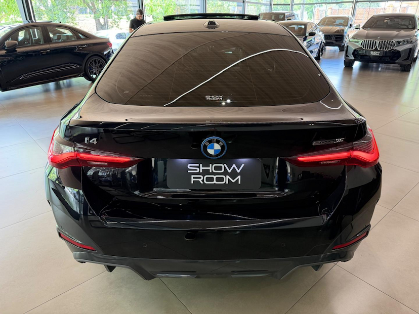Foto do veículo BMW I4  EDRIVE35 2024 15.414 KM 309.000,00