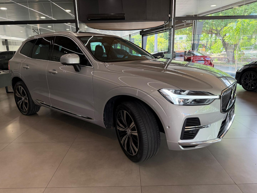 Foto do veículo VOLVO XC60  T8 INSCRIPT 2022 42.851 KM 249.000,00
