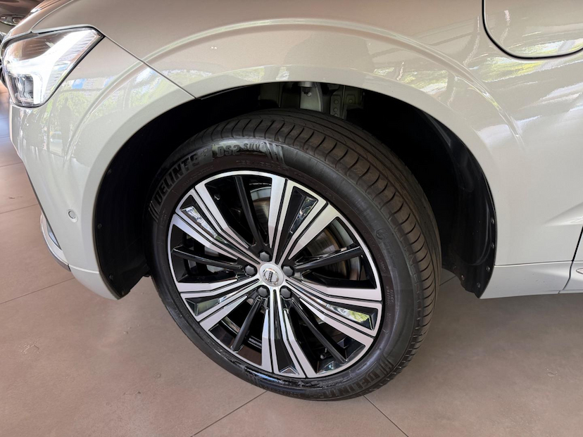 Foto do veículo VOLVO XC60  T8 INSCRIPT 2022 42.851 KM 249.000,00