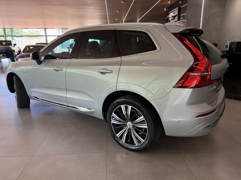 Foto do veículo VOLVO XC60  T8 INSCRIPT 2022 42.851 KM 249.000,00
