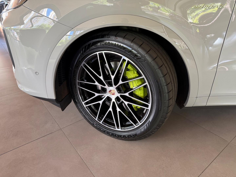 Foto do veículo PORSCHE CAYENNE  CP PHE 2025 18.300 KM 789.000,00