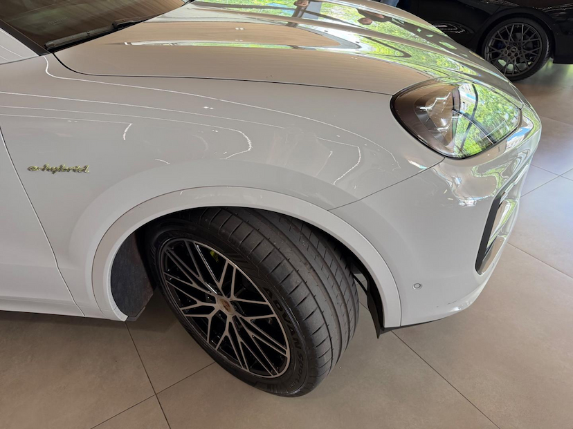 Foto do veículo PORSCHE CAYENNE  CP PHE 2025 18.300 KM 789.000,00