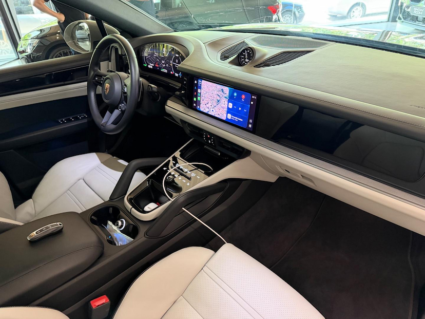 Foto do veículo PORSCHE CAYENNE  CP PHE 2025 18.300 KM 789.000,00
