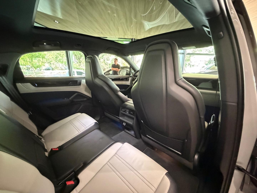 Foto do veículo PORSCHE CAYENNE  CP PHE 2025 18.300 KM 789.000,00
