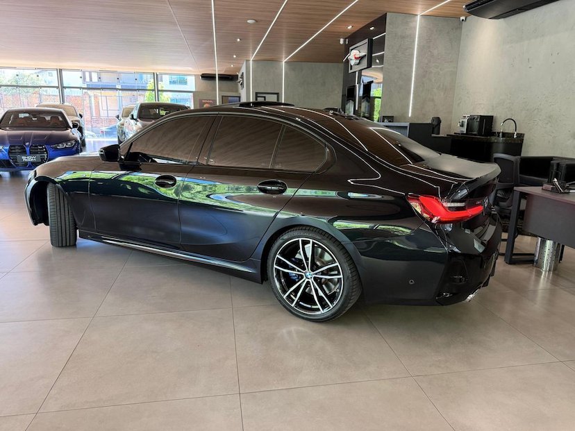 Foto do veículo BMW 320I  M SPORT FLEX 2023 15.500 KM 273.000,00