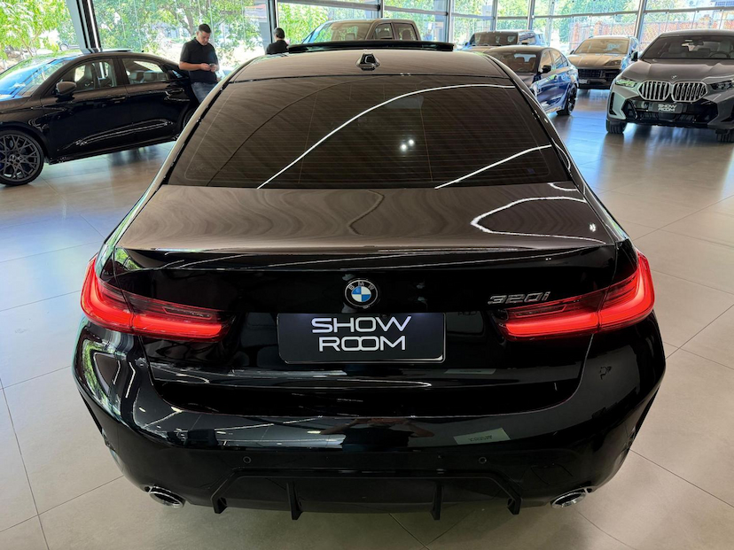 Foto do veículo BMW 320I  M SPORT FLEX 2023 15.500 KM 273.000,00
