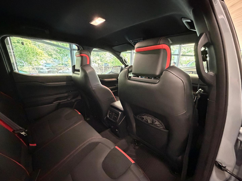 Foto do veículo FORD RANGER  RAPTOR CABINE DUPLA GASOLINA 2025 1.200 KM 470.000,00