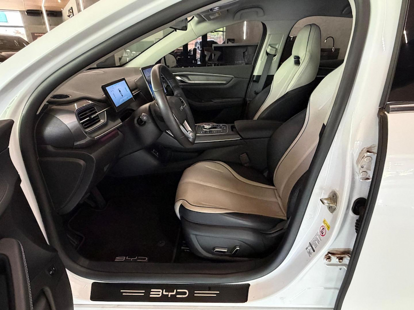Foto do veículo BYD KING  GS DM 2025 25.500 KM 149.000,00
