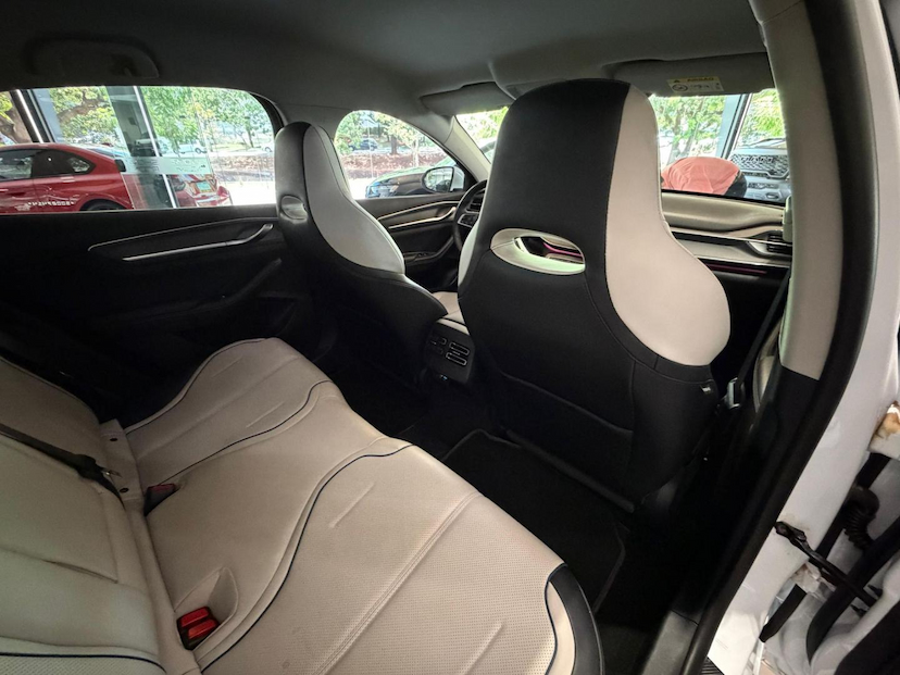 Foto do veículo BYD KING  GS DM 2025 25.500 KM 149.000,00