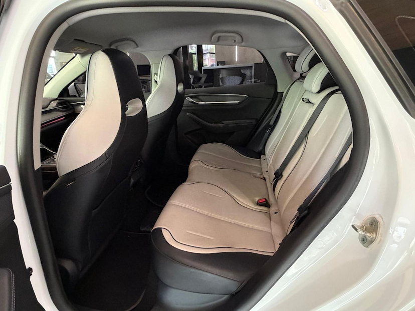 Foto do veículo BYD KING  GS DM 2025 25.500 KM 149.000,00