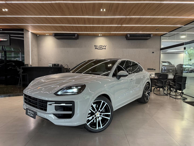 Foto do veículo PORSCHE CAYENNE  CP PHE 2025 7.211 KM 839.000,00