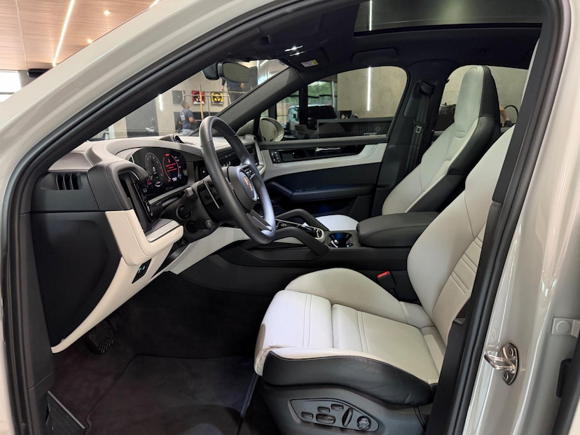 Foto do veículo PORSCHE CAYENNE  CP PHE 2025 7.211 KM 839.000,00
