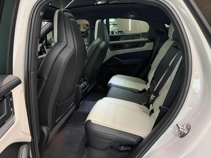 Foto do veículo PORSCHE CAYENNE  CP PHE 2025 7.211 KM 839.000,00