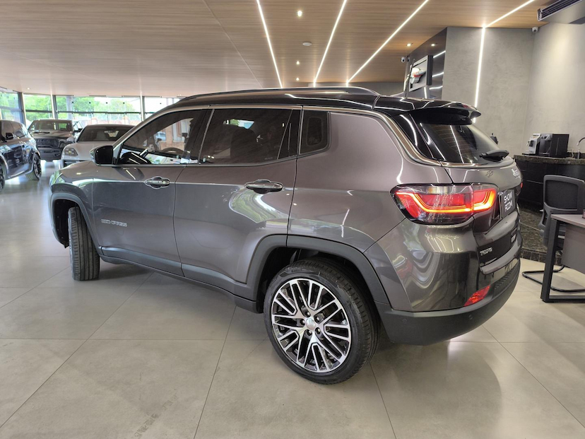 Foto do veículo JEEP COMPASS  LIMITED TF 2022 25.600 KM 134.000,00
